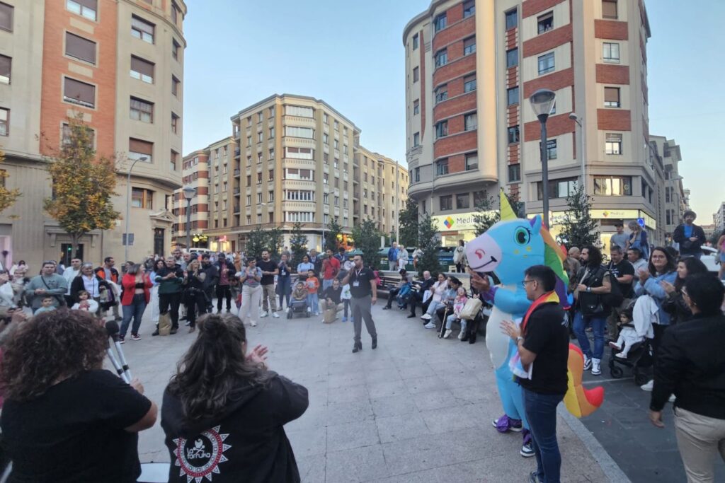 festival-intercultural-diversidad-2025-pamplona-batucada-la-farruka-fenix